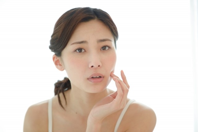 顔の乾燥で起こる肌の皮むけ 原因とケアの仕方について 札幌のエステならフェリーチェグループ 公式